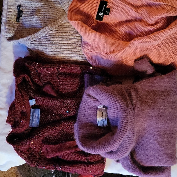 Sweater Bundle 🥰 - Picture 3 of 9
